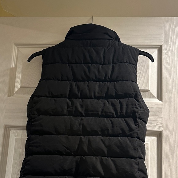 Banana Republic Black Puffer Vest - Picture 6 of 9